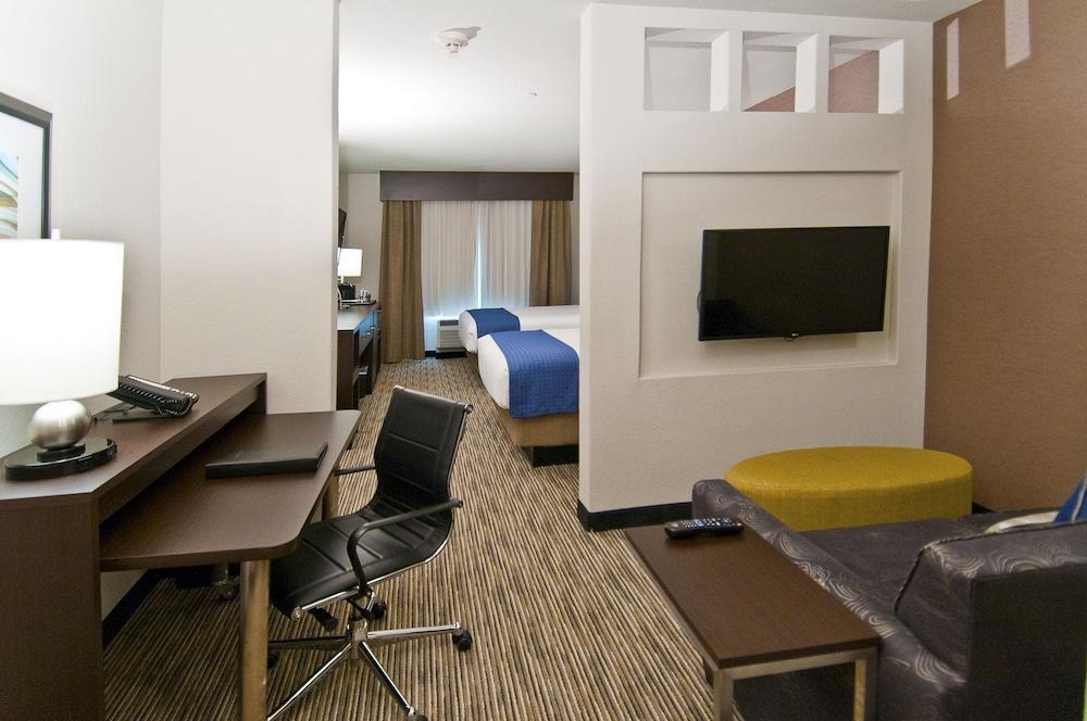 Holiday Inn Austin Airport By Ihg Exterior foto