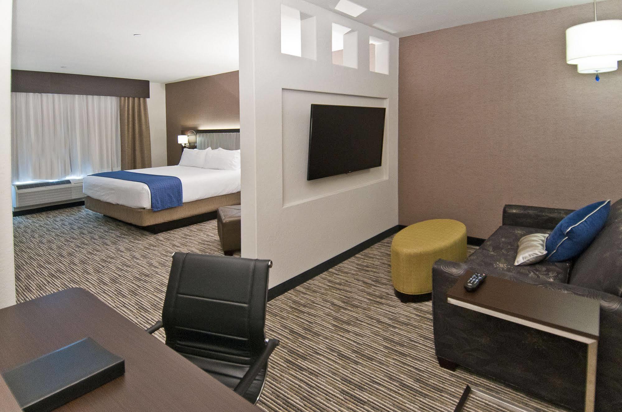Holiday Inn Austin Airport By Ihg Exterior foto