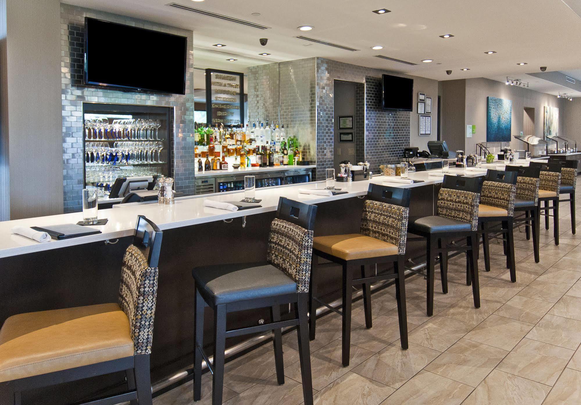 Holiday Inn Austin Airport By Ihg Exterior foto