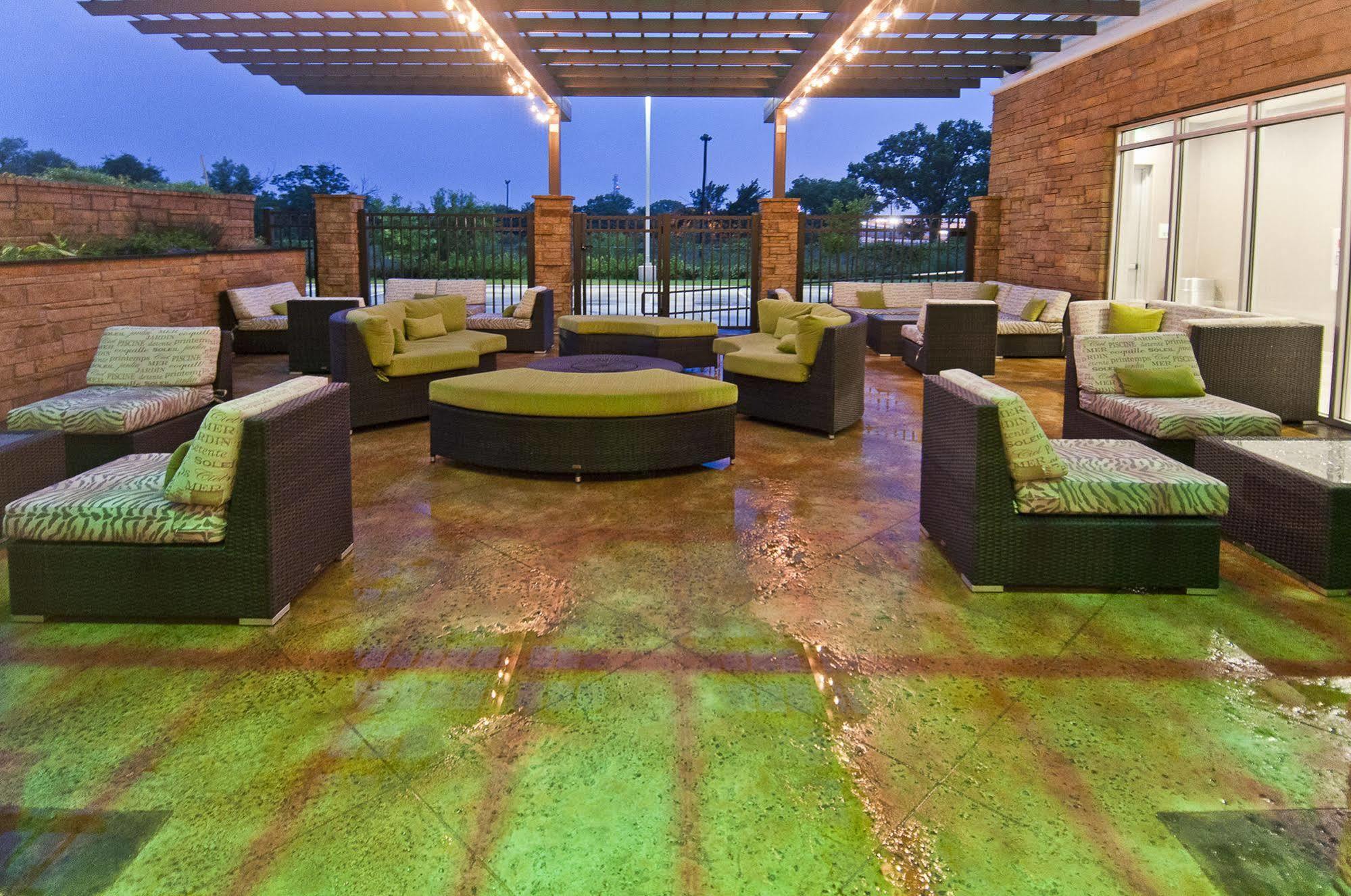 Holiday Inn Austin Airport By Ihg Exterior foto